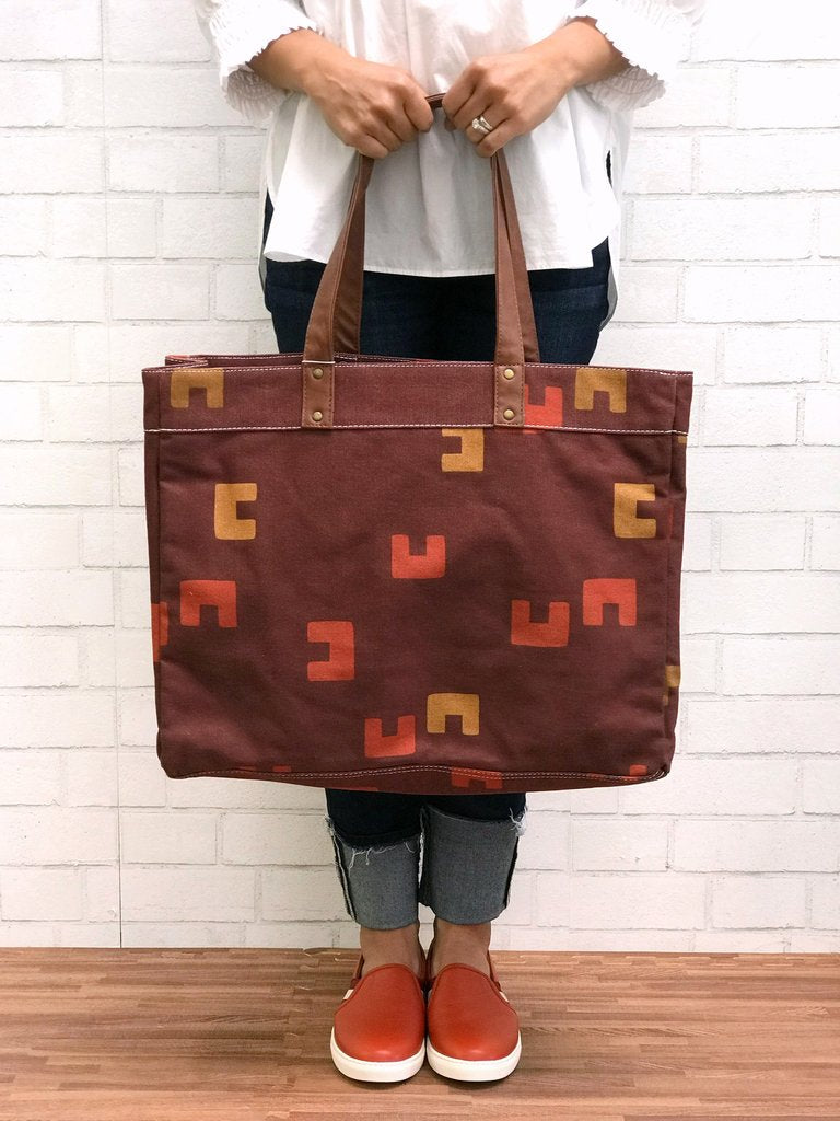 One Bag, Endless Possibilities: Our Favorite Ways to Use the Carryall Tote