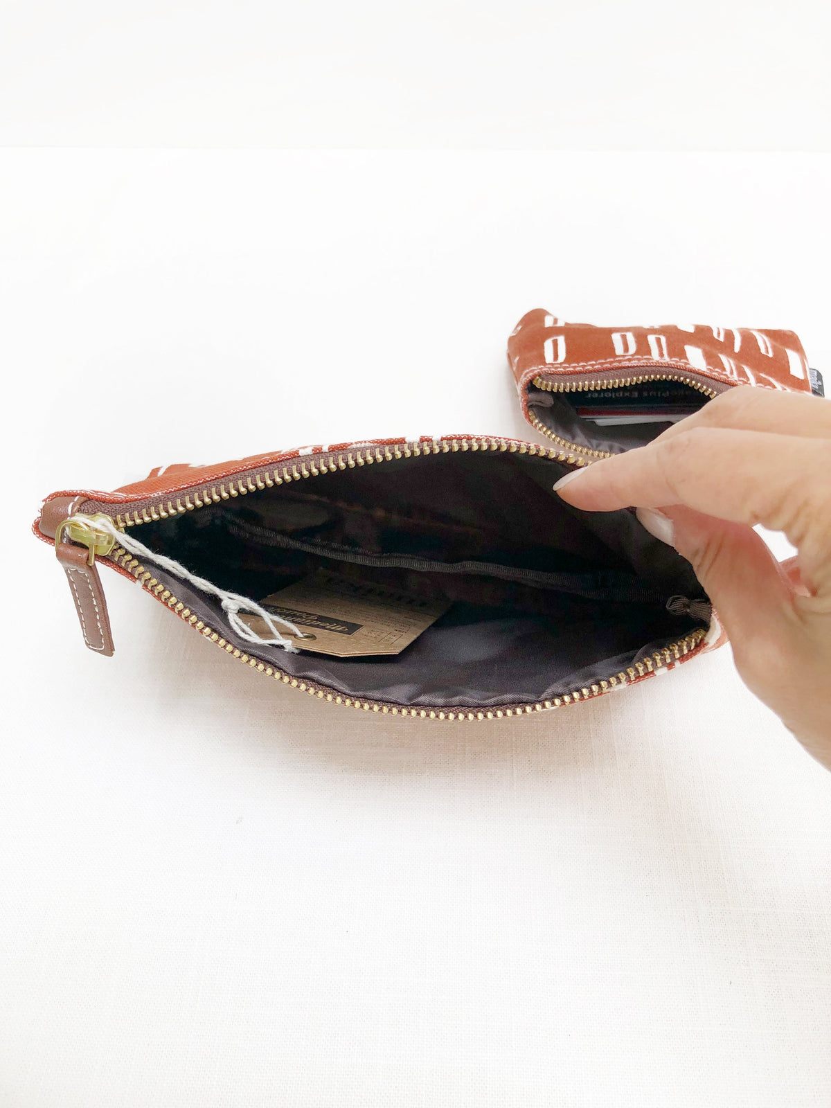 Travel Pouch - Plaka