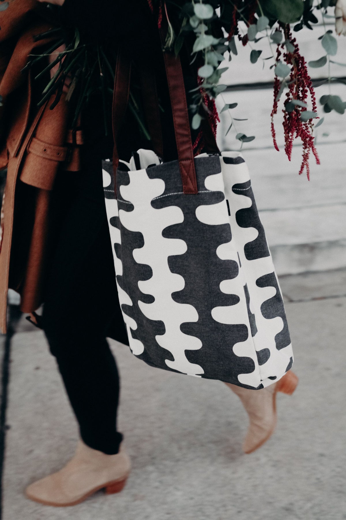 Market Tote Echo Charcoal