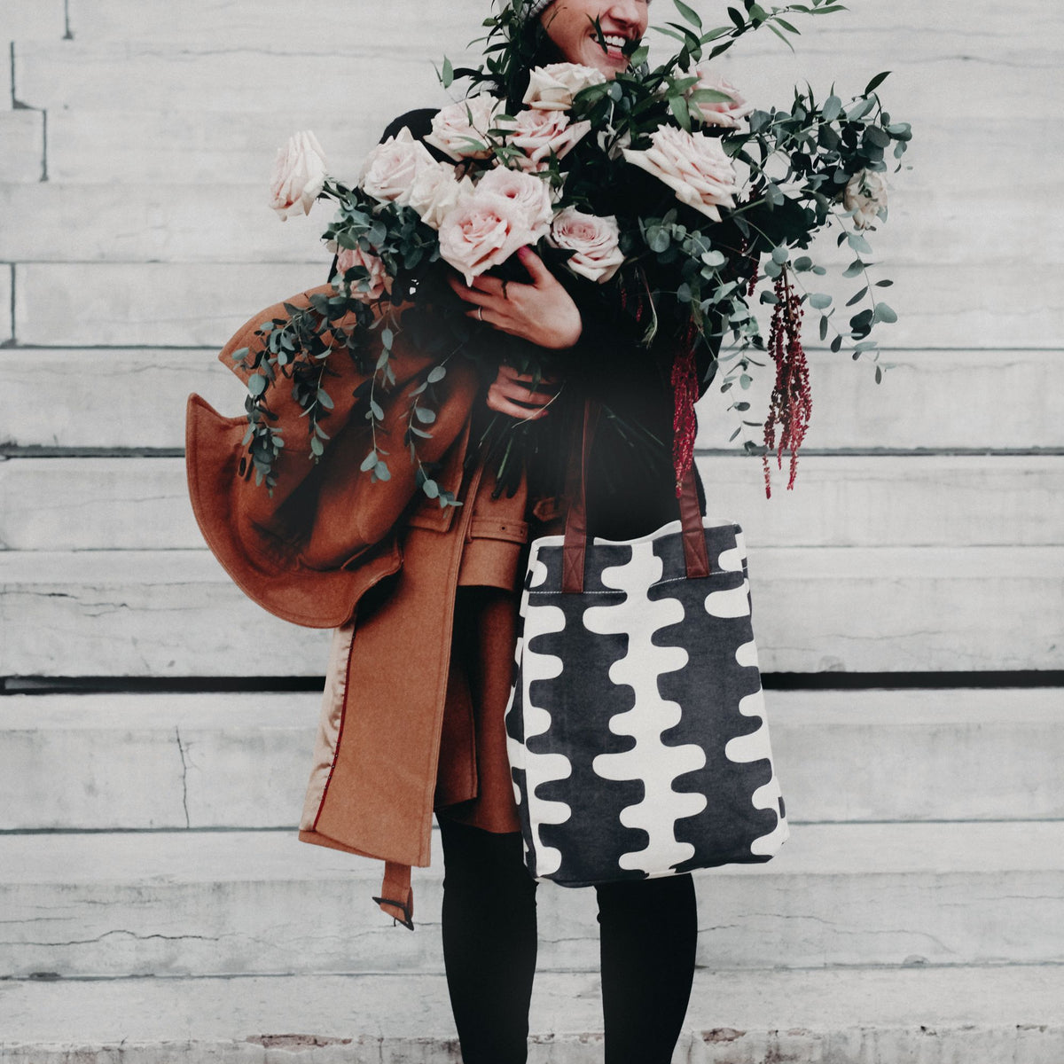 Market Tote Echo Charcoal