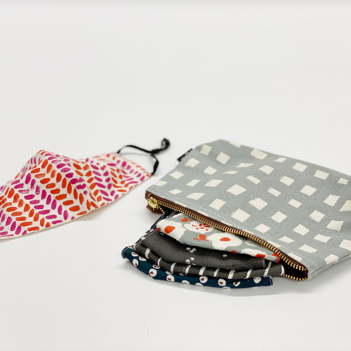 BUY 2 GIVE 1 Mask Set - Kyla