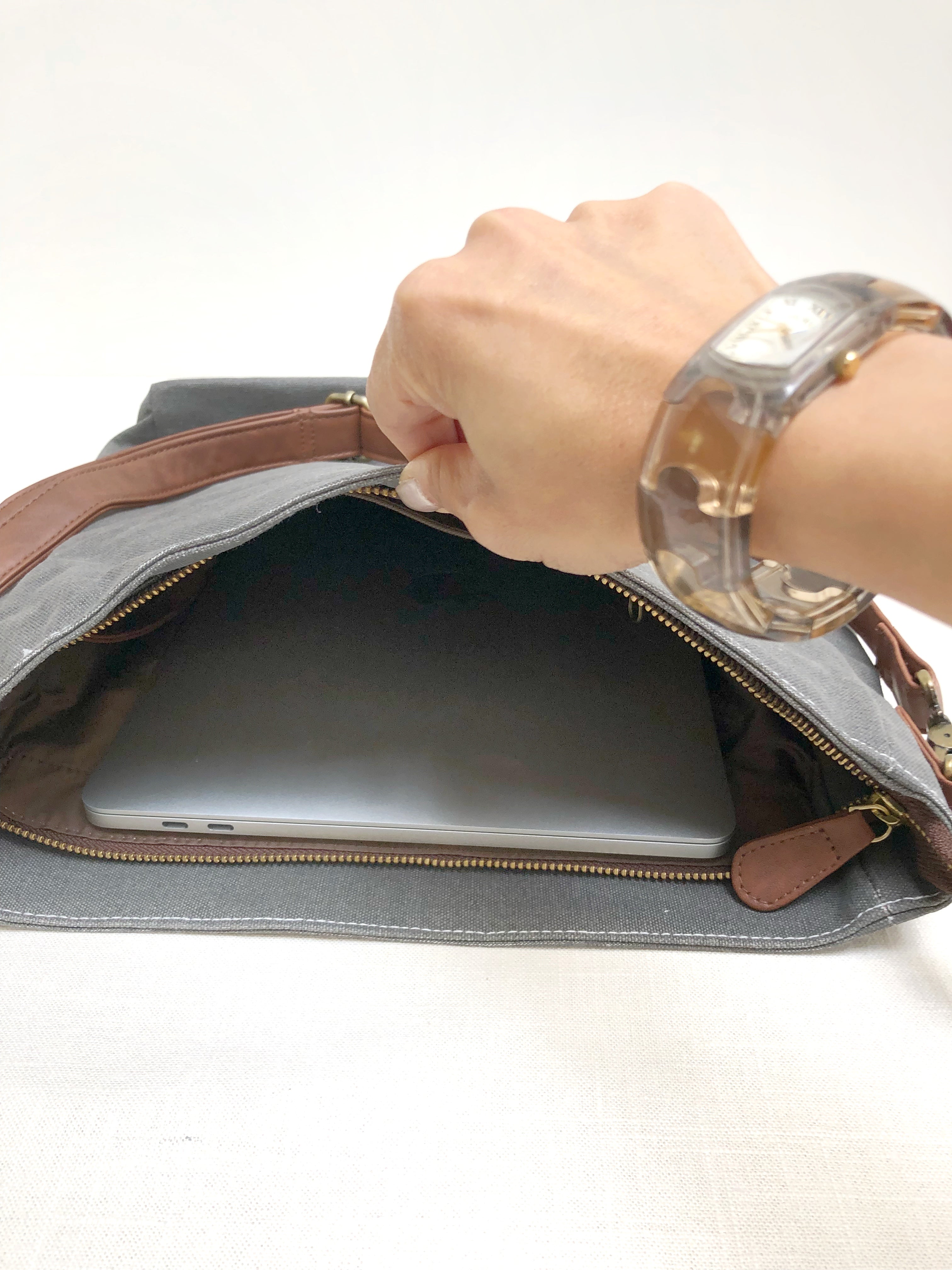 Large grey crossbody bag 2025